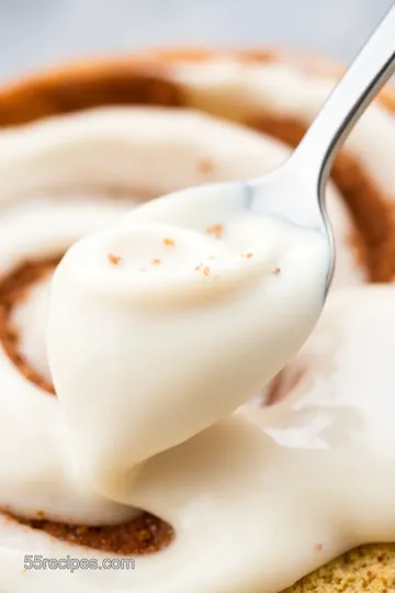 Cinnamon Roll Icing Without Cream Cheese presentation