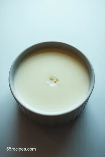 Festive Classic Eggnog: A Creamy Holiday Delight presentation